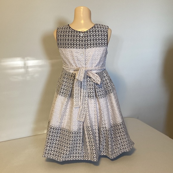 Girls party dress - Picture 2 of 7